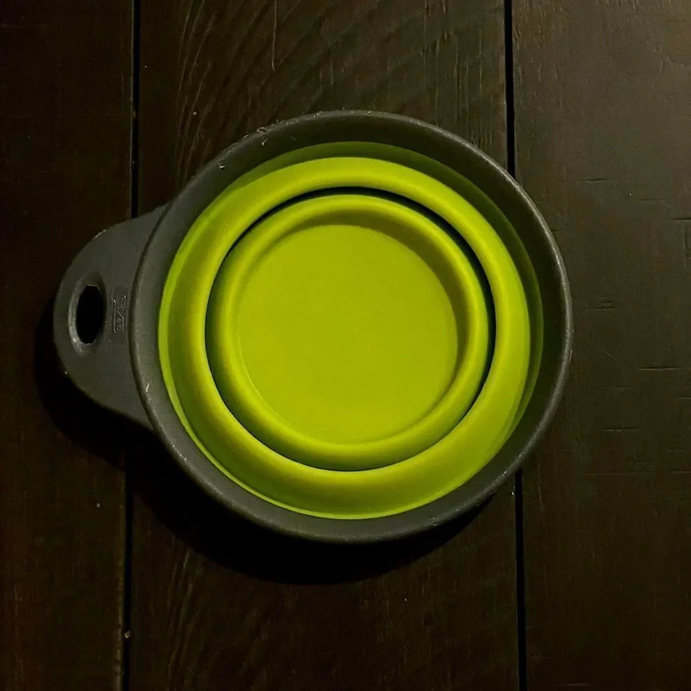 Small Pet, Collapsible, Green & Gray, Water/Food Dish. 4.5 in. x 1.75 in.